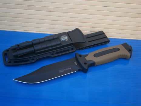 Туристический нож Columbia 4028C с чехлом и аксессуарами (27 см) Туристический нож Columbia 4028C с чехлом и аксессуарами (27 см)