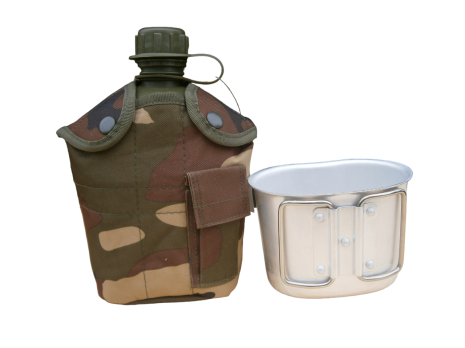 Фляга з кружкою US Вottle 1 л пластикова в чохлі Woodland Фляга з кружкою US Вottle 1 л пластикова в чохлі Woodland