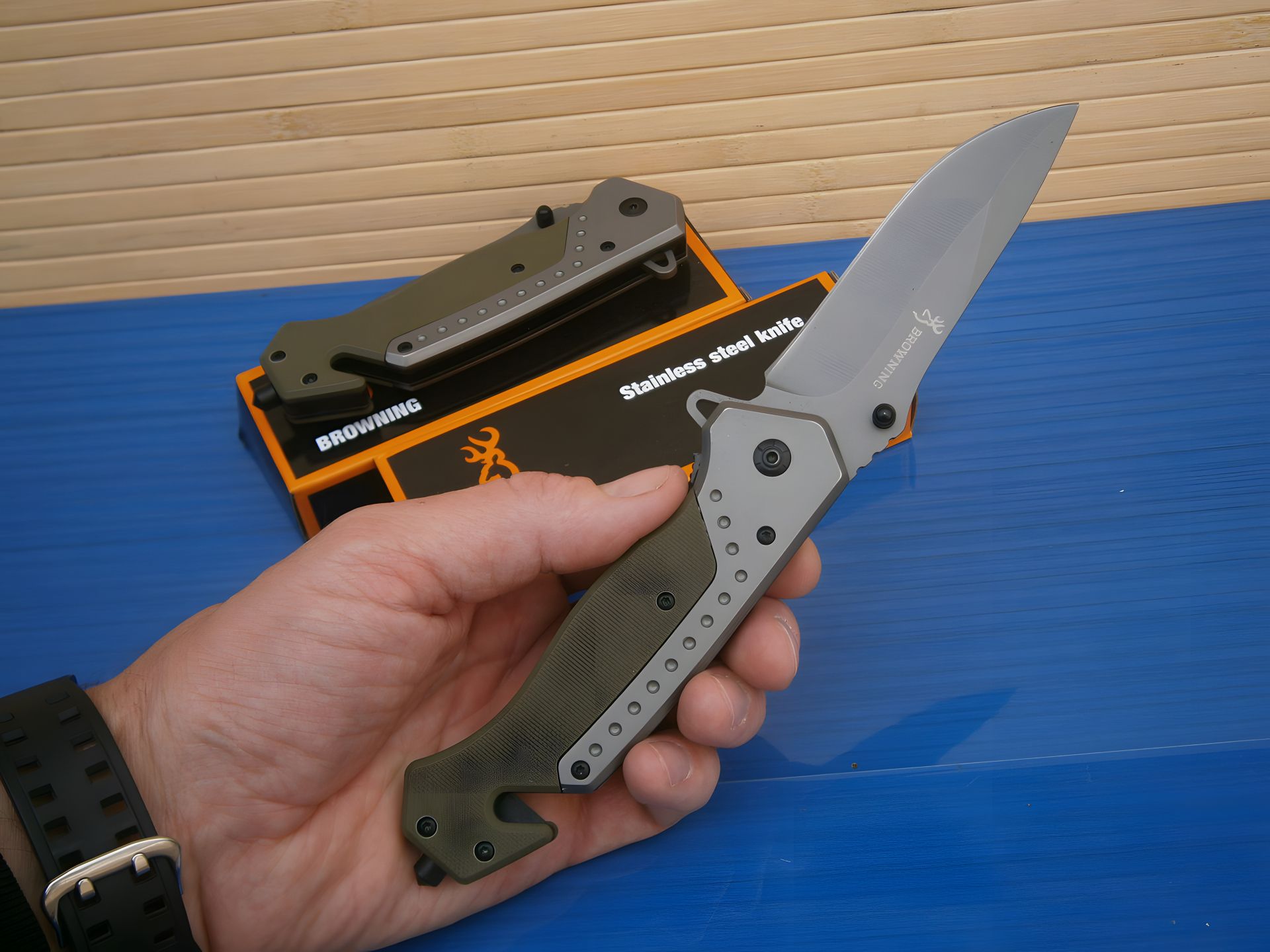 Складаний ніж EDC Browning A835 з стропорізом і склобоєм 22 см Складаний ніж EDC Browning A835 з стропорізом і склобоєм 22 см