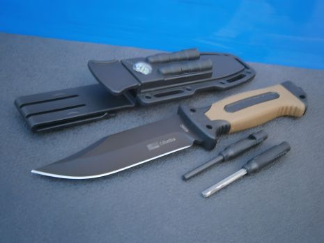 Туристический нож Columbia 4028C 27 см с функциями кресла, точилки, свистка и компаса Туристический нож Columbia 4028C 27 см с функциями кресла, точилки, свистка и компаса