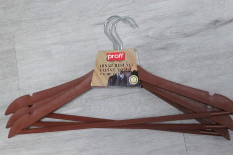 Пластикові плічки для одягу "Proff" 3 шт Пластикові плічки для одягу "Proff" 3 шт