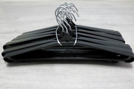 Набір пластикових плічок для важкого одягу, чорних, 10 шт