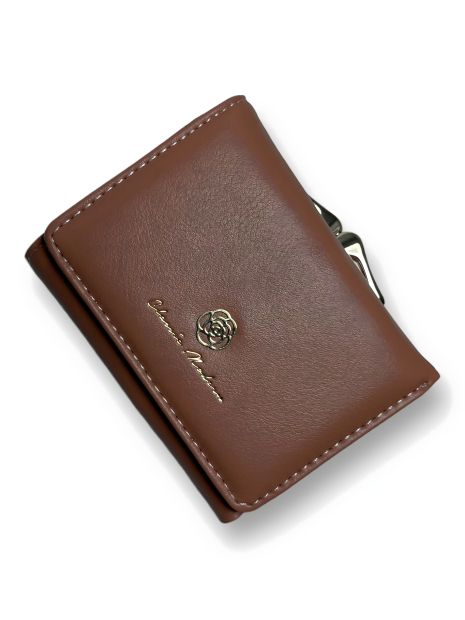 Женский кошелек с кнопочной застежкой из экокожи и одним отделом для купюр Женский кошелек с кнопочной застежкой из экокожи и одним отделом для купюр