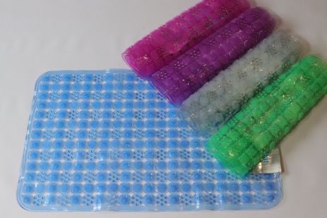 Килим проти -свіл на дні великої ванної кімнати (78*49 см)