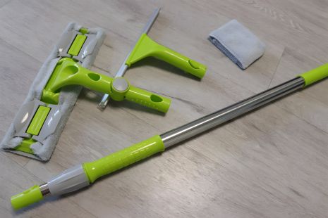 Окномийка с поворотом и запасной насадкой Окномийка с поворотом и запасной насадкой