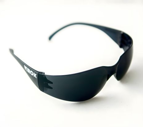 Затемнені захисні окуляри VIROK 82V105