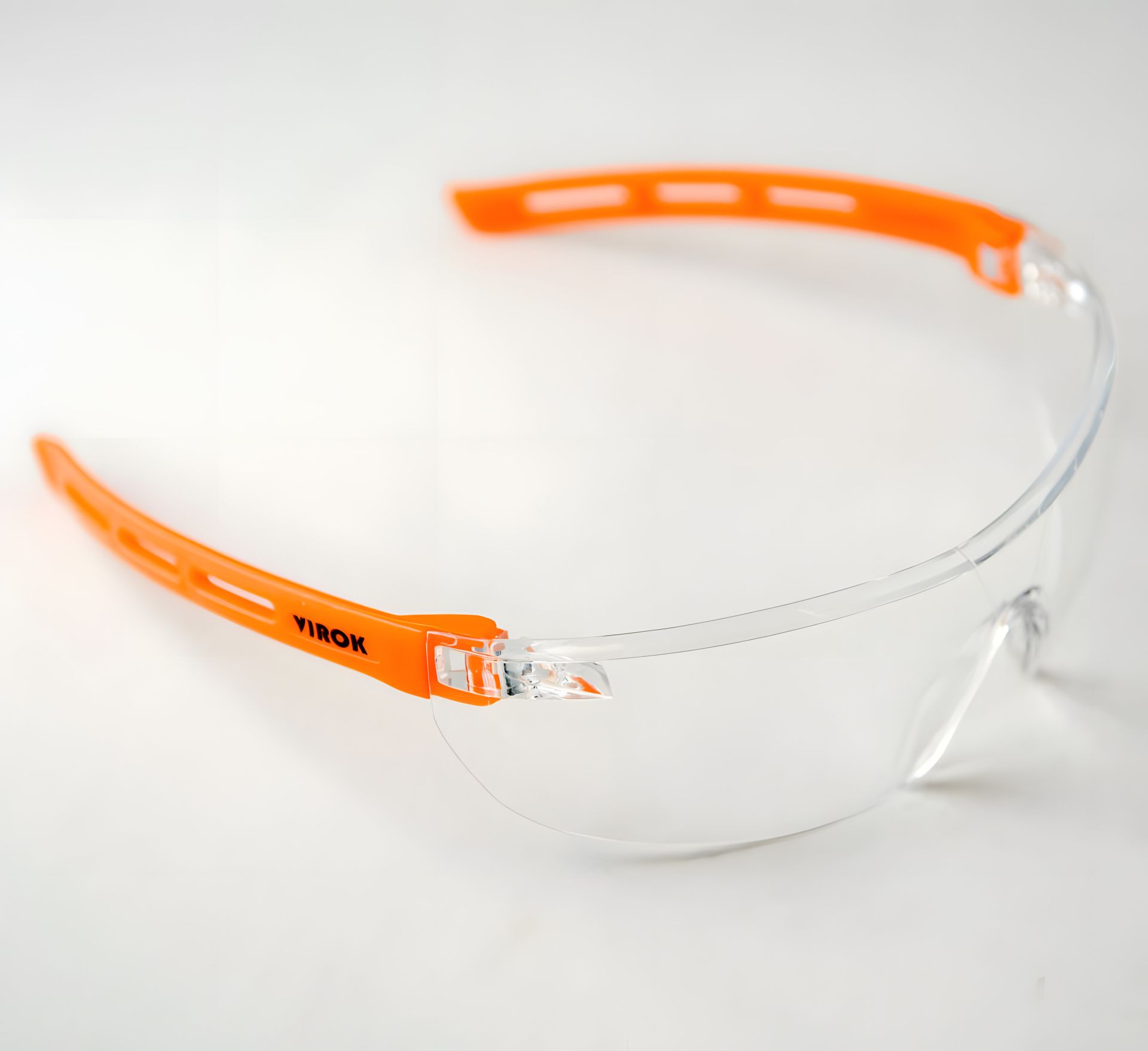 Прозрачные защитные очки из поликарбоната VIROK 82V106 Прозрачные защитные очки из поликарбоната VIROK 82V106