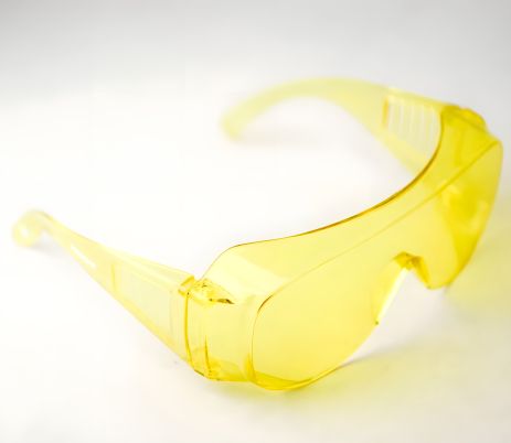 Желтые защитные очки VIROK 82V102