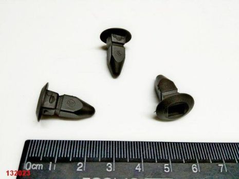 Пистон крепления подкрылка Audi/Seat/Skoda/VW, ROMIX (15507) (357868143)