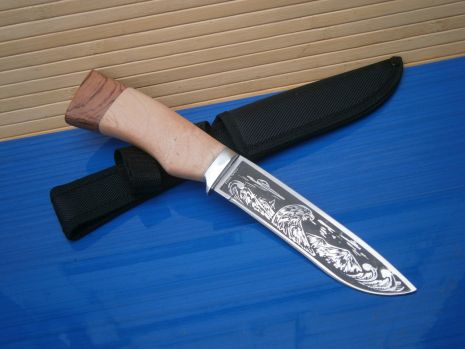 Охотника за ножами Eagle 3492 с крышкой 28 см