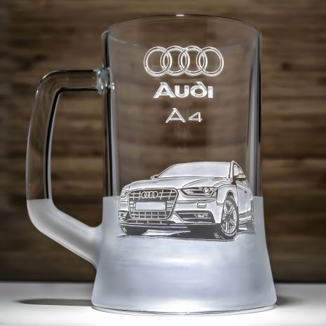 Пивной бокал с гравировкой Audi A4 SandDecor