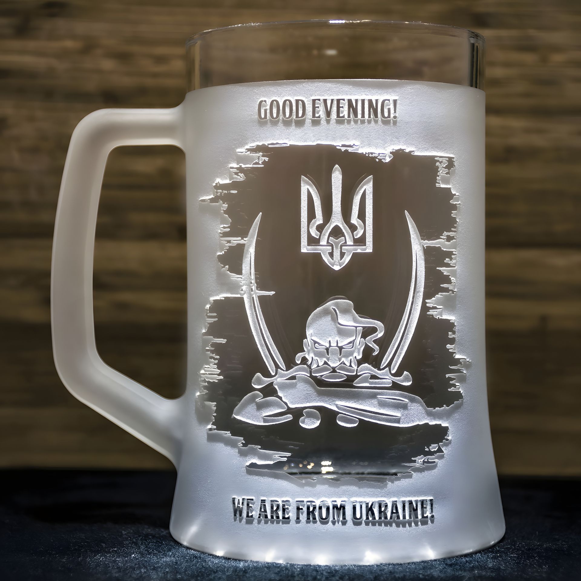 Келих для пива з гравіюванням Good evening, we are from Ukraine "Козак" Келих для пива з гравіюванням Good evening, we are from Ukraine "Козак"