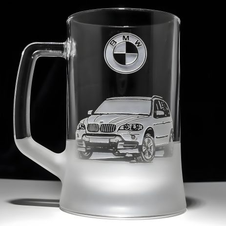 Пивной бокал с гравировкой BMW X5 от SandDecor