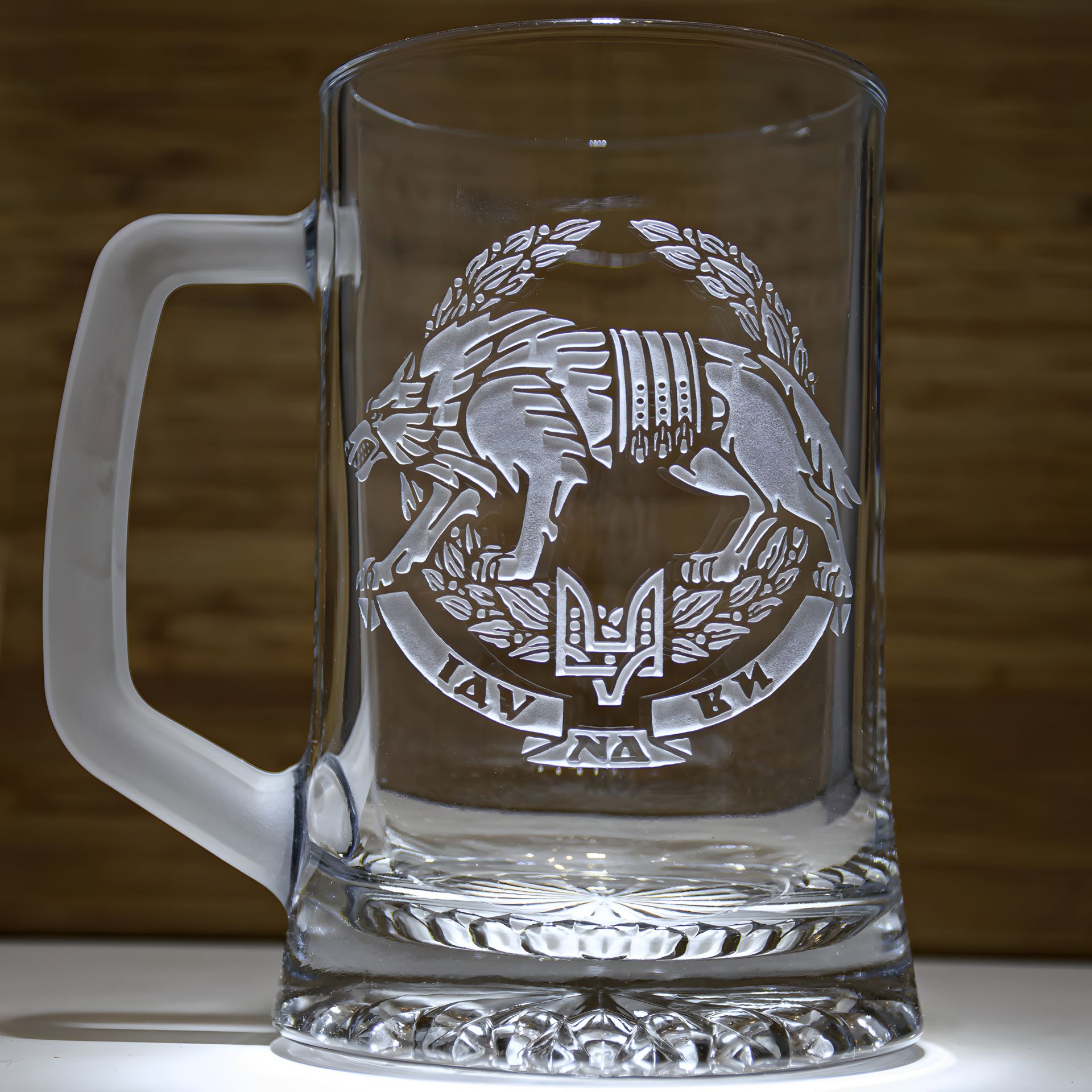 Пивний бокал з гравіюванням ССО України "ІДУ НА ВИ" Пивний бокал з гравіюванням ССО України "ІДУ НА ВИ"