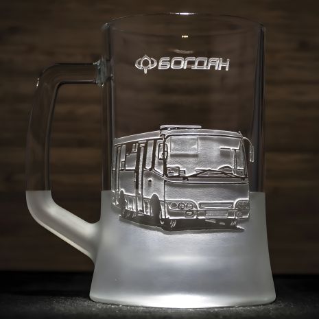 Подарунок водію автобуса БОГДАН - Бокал для пива з гравіруванням автобуса Богдан