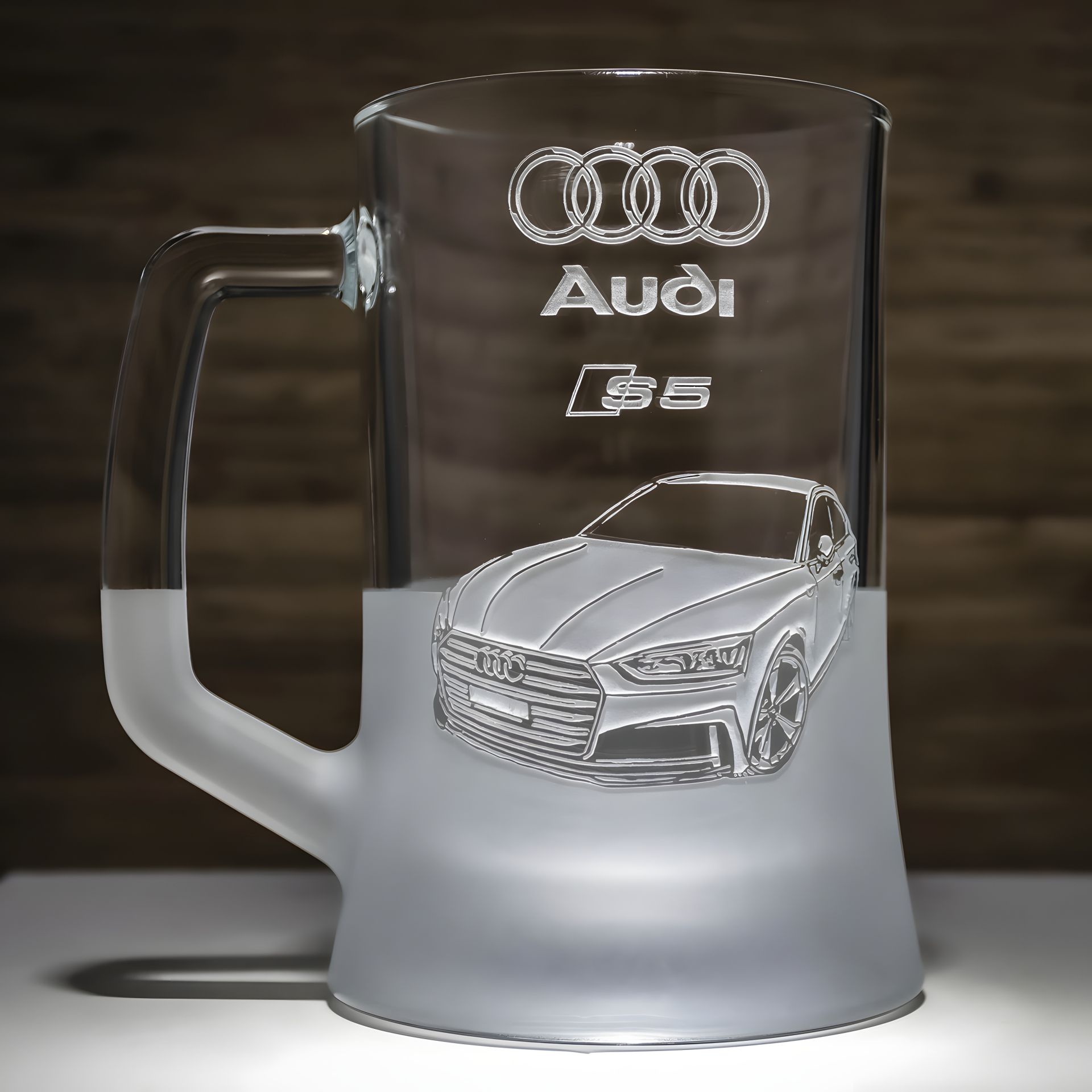 Пивний бокал з гравіюванням Audi S5 670 мл Пивний бокал з гравіюванням Audi S5 670 мл