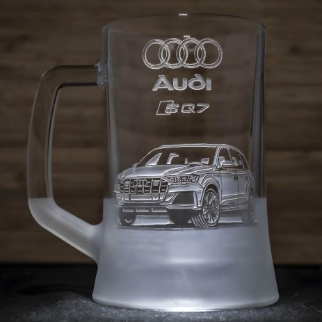 Пивной бокал с гравировкой Audi SQ7 SandDecor