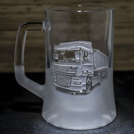 Подарок водителю дальнобойщику - Пивной бокал с гравировкой фура DAF с полуприцепом Подарок водителю дальнобойщику - Пивной бокал с гравировкой фура DAF с полуприцепом