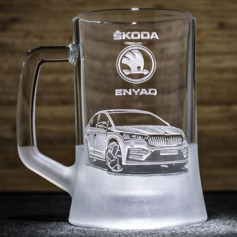 Пивний келих із гравіюванням автомобіля Skoda ENYAQ — подарунок для автолюбителя