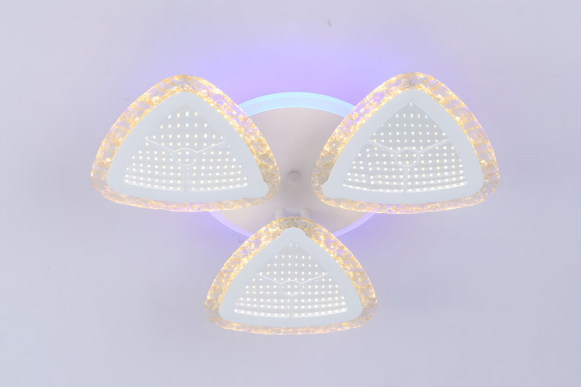 Светодиодная люстра VALESO V K39932-3 1 WT с дистанционным управлением Светодиодная люстра VALESO V K39932-3 1 WT с дистанционным управлением