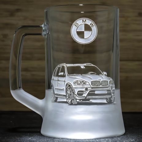 Пивний келих з гравіюванням автомобіля BMW X5 E70 - подарунок для автомобіліста