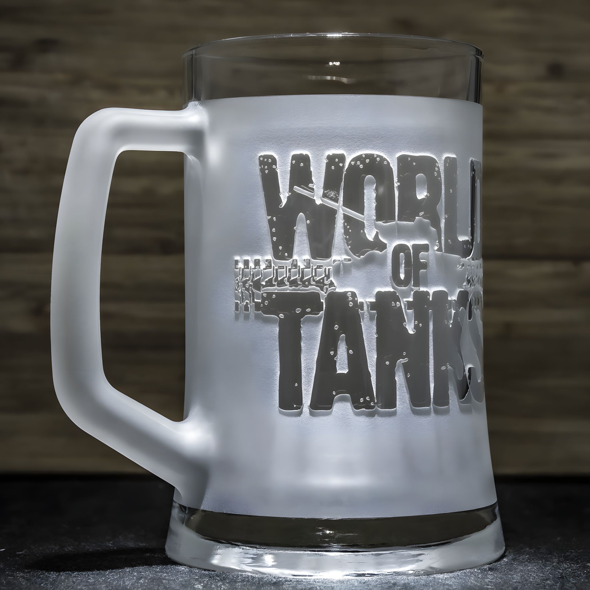 Пивной бокал с гравировкой Игра танки World of Tanks, матовый для губ с полосками SandDecor Пивной бокал с гравировкой Игра танки World of Tanks, матовый для губ с полосками SandDecor