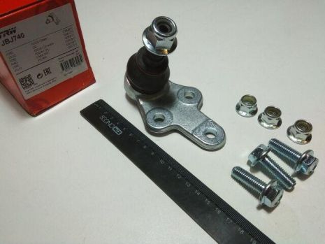 Шаровая опора FORD/VOLVO Focus/C-Max/C30/C70/S40/V50 FD=21mm 04, TRW (JBJ740)