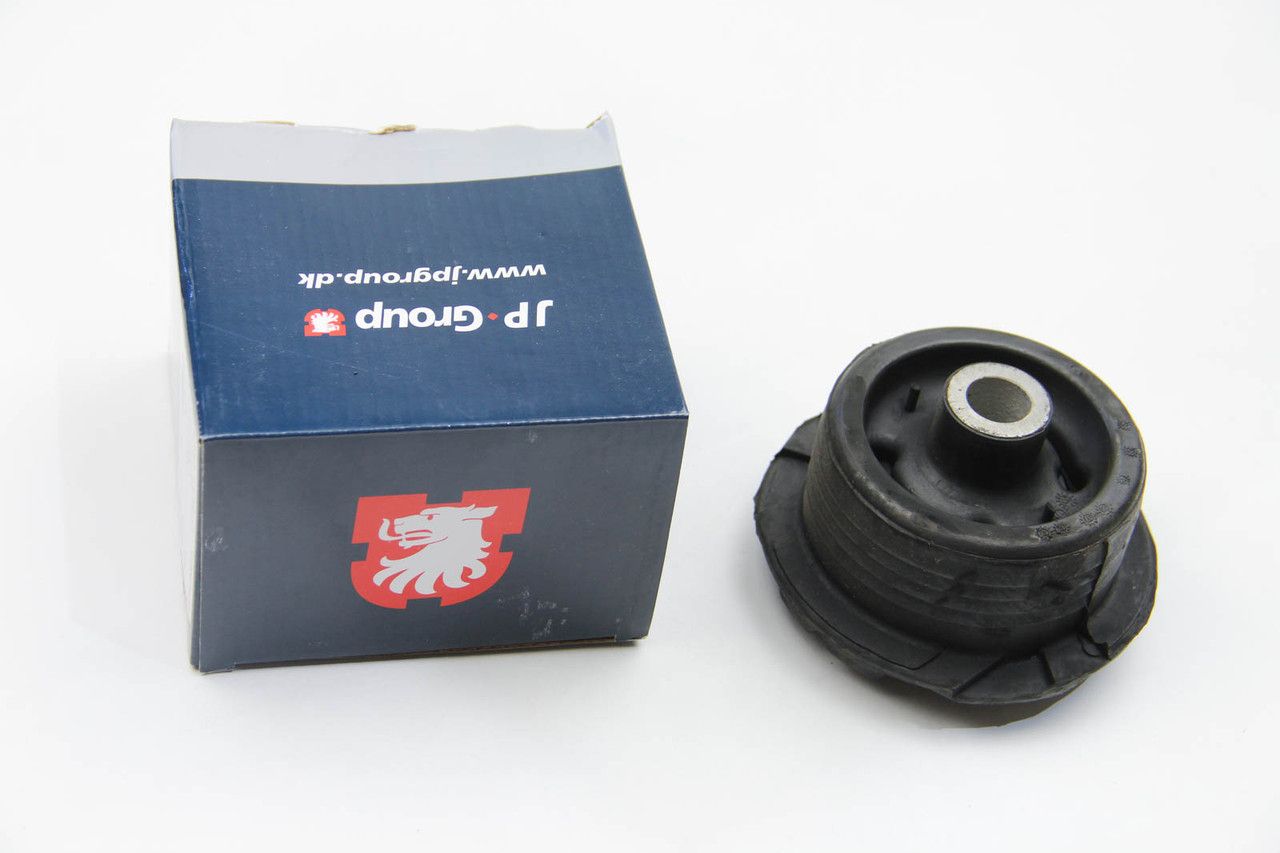 Мовчазний блок заднього променя (спереду) Omega 94-03, JP Group (1250100600) Мовчазний блок заднього променя (спереду) Omega 94-03, JP Group (1250100600)