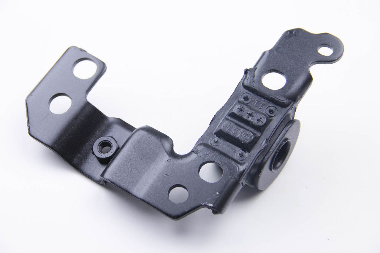 Задний сайлентблок переднего рычага для Doblo 01-10 Пр., ASMETAL (38FI5500) Задний сайлентблок переднего рычага для Doblo 01-10 Пр., ASMETAL (38FI5500)