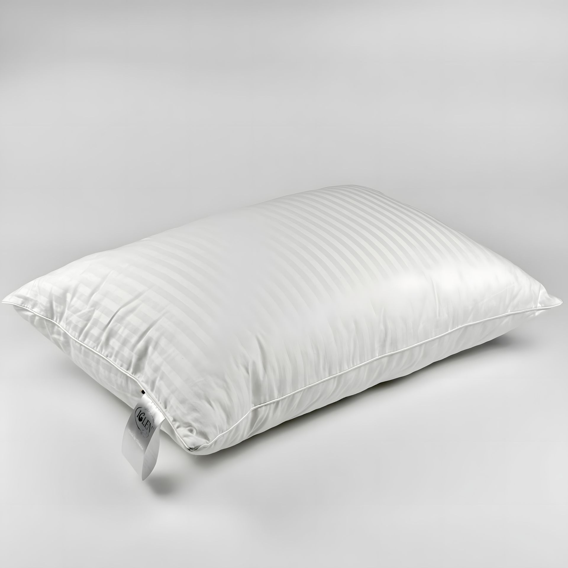 Гипоаллергенная подушка в жаккардовом сатине IGLEN S 50x70 см (5070S) Гипоаллергенная подушка в жаккардовом сатине IGLEN S 50x70 см (5070S)