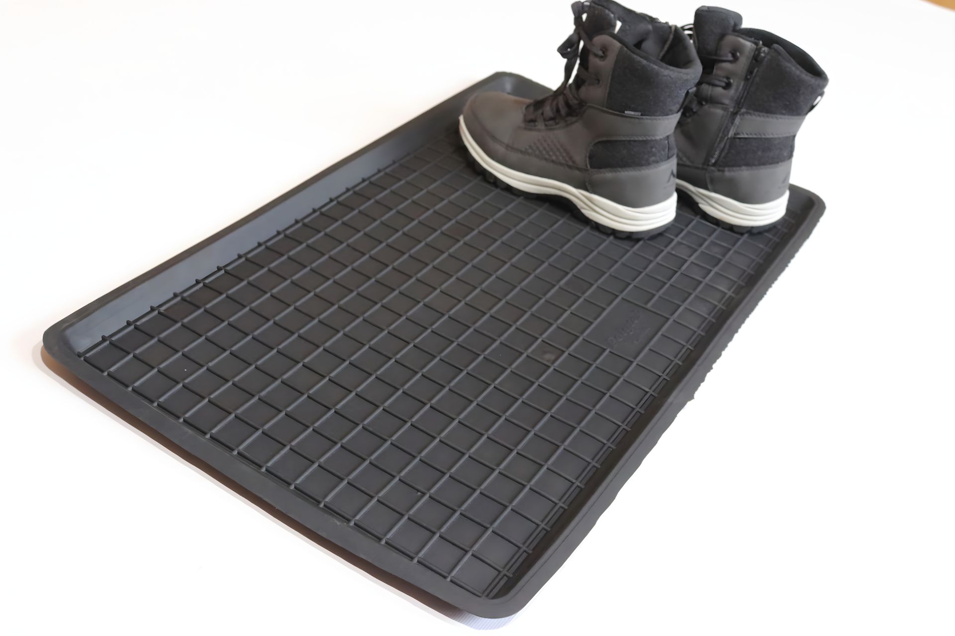 Гумовий піддон для взуття з бортом 38x65x2,5 см Гумовий піддон для взуття з бортом 38x65x2,5 см