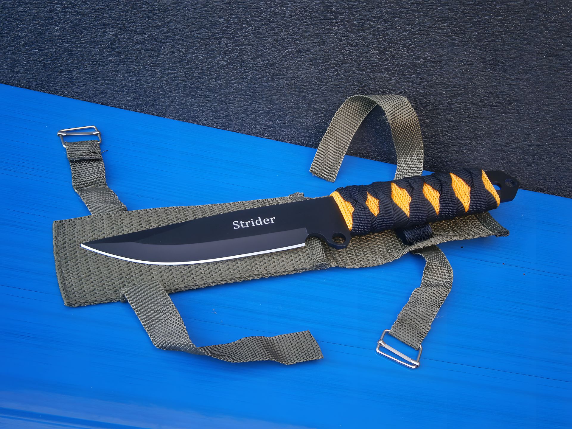 Нож Strider AH-445 с паракордом и стелкобоем 24 см Нож Strider AH-445 с паракордом и стелкобоем 24 см