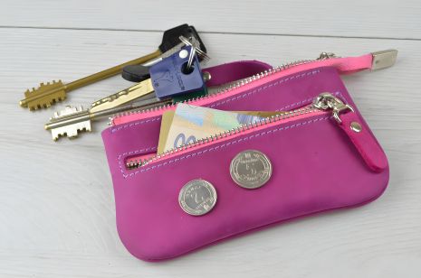 Розовая кожаная ключница GS