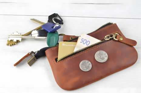 Ключница из кожи GS коньячного цвета