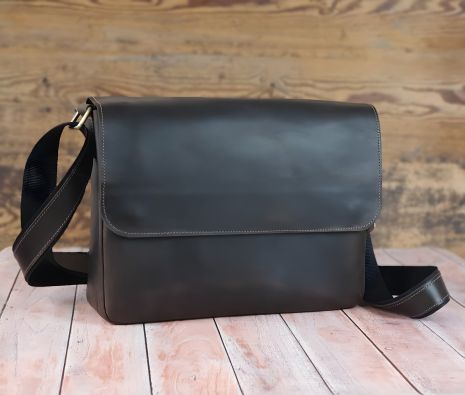 Чоловіча шкіряна сумка через плече коричнева GS 35*24*8 см Чоловіча шкіряна сумка через плече коричнева GS 35*24*8 см