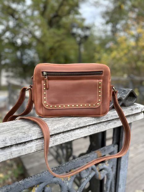 Коньячна жіноча шкіряна сумка через плече GS Коньячна жіноча шкіряна сумка через плече GS