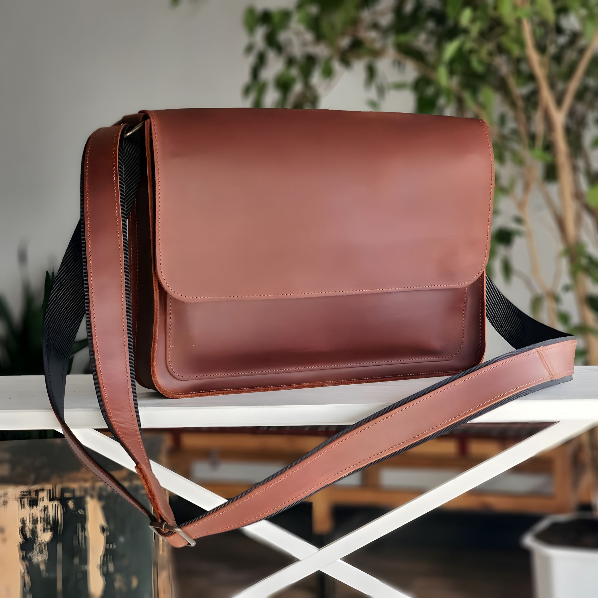 Чоловіча шкіряна сумка для документів формату А4 в коньячному кольорі Чоловіча шкіряна сумка для документів формату А4 в коньячному кольорі