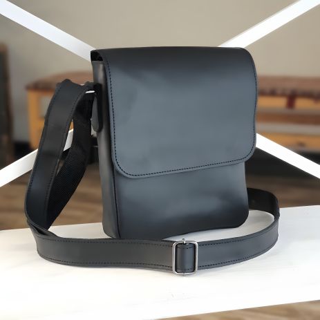 Чоловіча сумка через плече шкіряна GS чорна 23*20*5 см Чоловіча сумка через плече шкіряна GS чорна 23*20*5 см