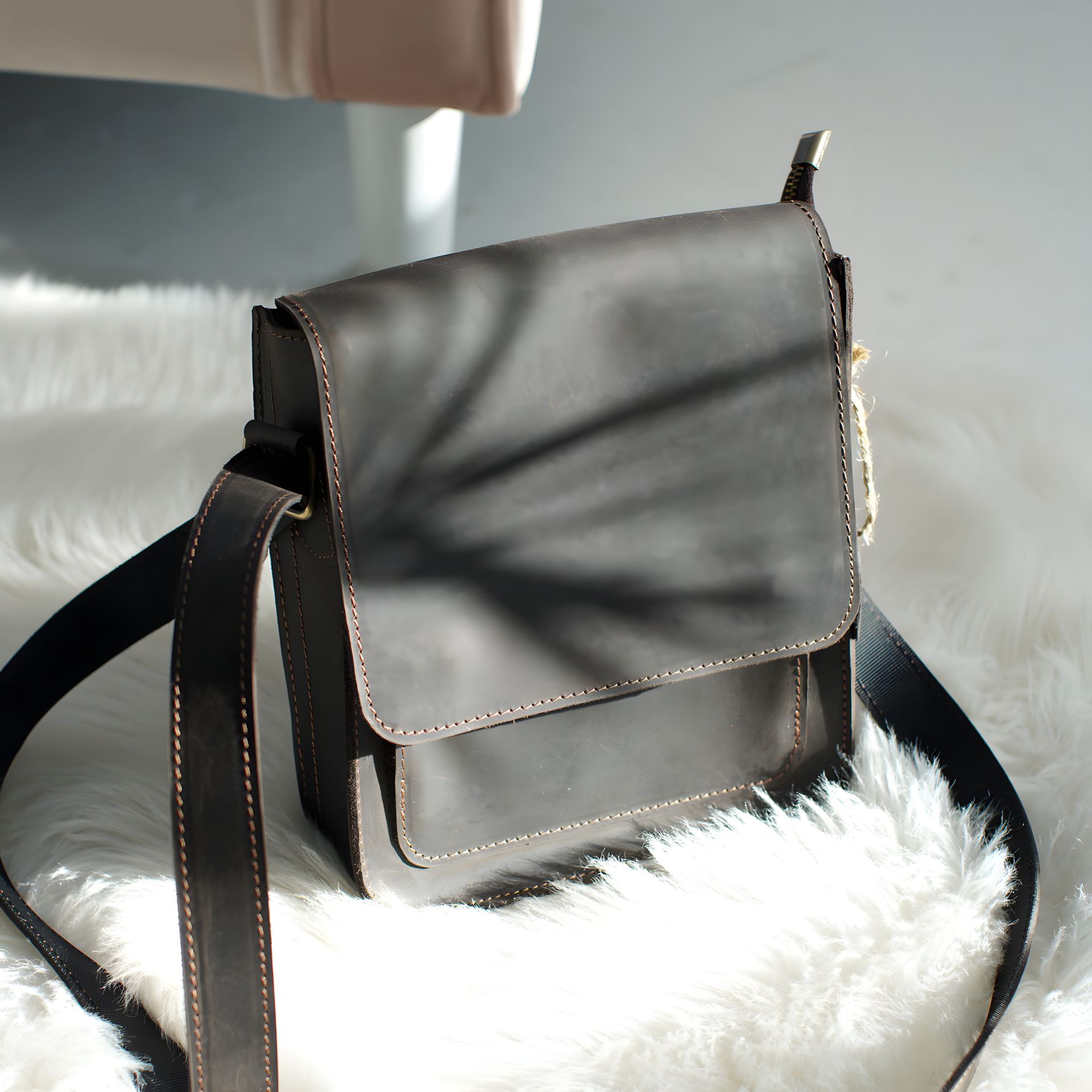 Чоловіча сумка через плече GS шкіряна 28*24*7 см коричнева Чоловіча сумка через плече GS шкіряна 28*24*7 см коричнева