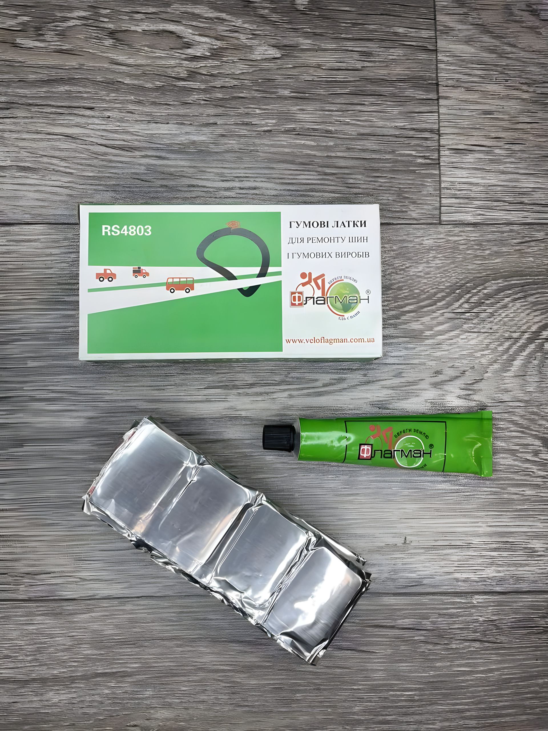 Велоремкомплект Red Sun RS4803 для ремонту велокамер і шин, клей, латки, інструменти Велоремкомплект Red Sun RS4803 для ремонту велокамер і шин, клей, латки, інструменти