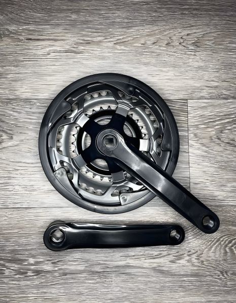 Система шатунів MTB 48-38-28 для гірських велосипедів, чорна Система шатунів MTB 48-38-28 для гірських велосипедів, чорна