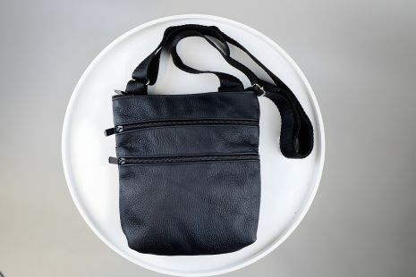Чоловіча сумка через плече шкіряна, чорна