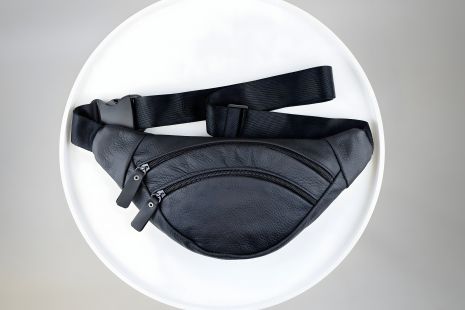 Чоловіча бананка із натуральної шкіри чорна сумка