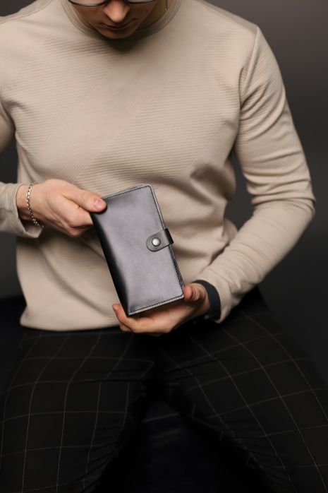 Мужское кожаное портмоне черное