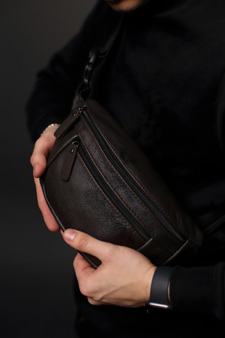 Чоловіча бананка із натуральної шкіри коричневого кольору