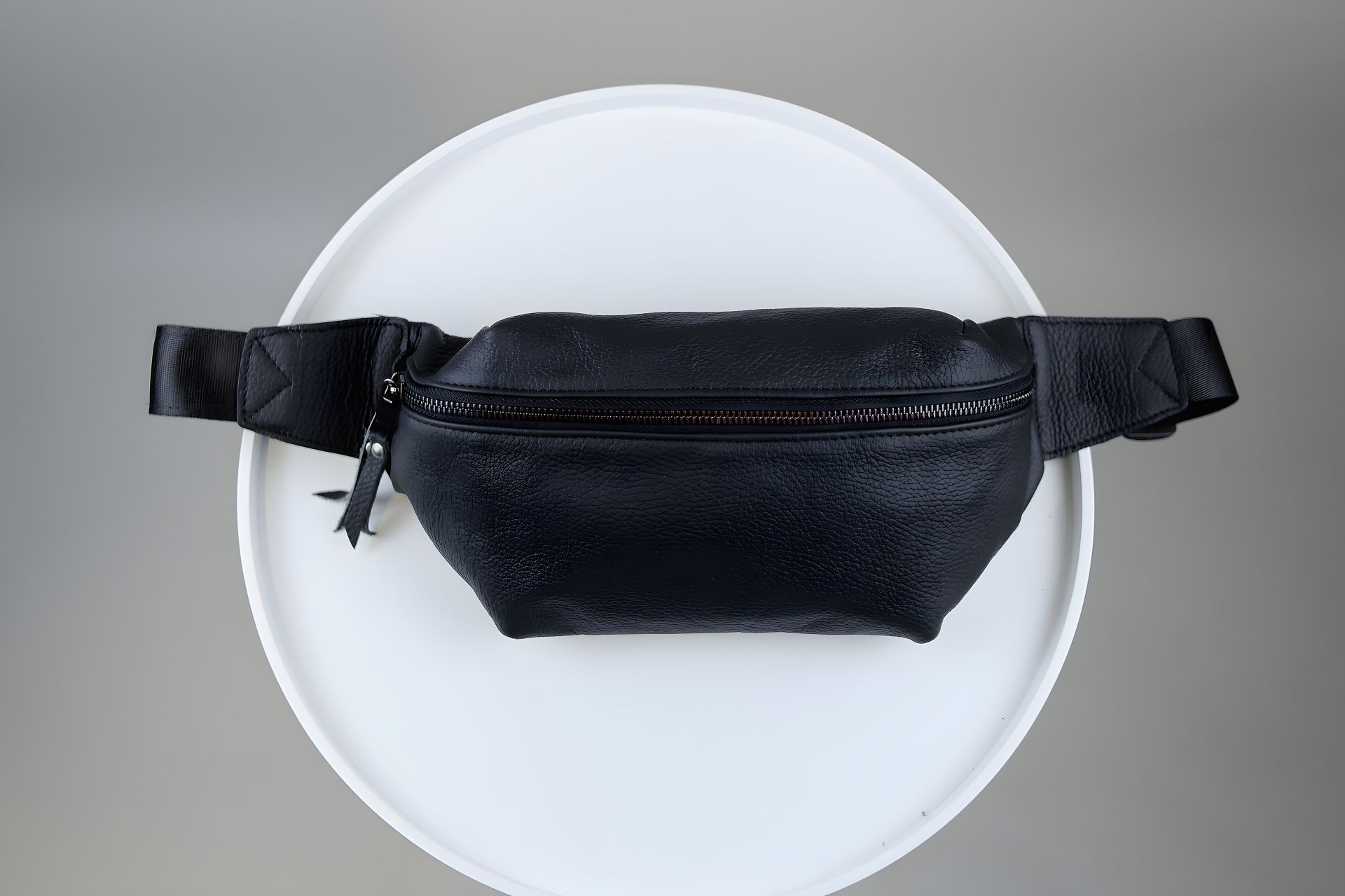 Чорна чоловіча шкіряна сумка на пояс SKILL Чорна чоловіча шкіряна сумка на пояс SKILL