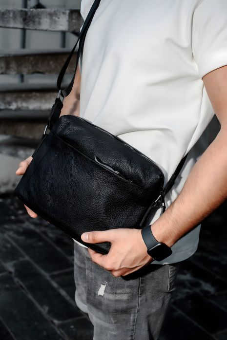 Мужская кожаная сумка SKILL мессенджер черного цвета