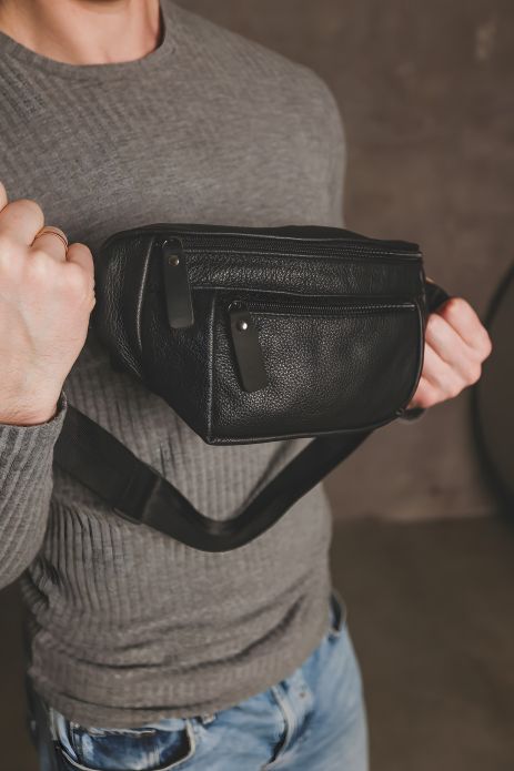 Чоловіча сумка на пояс із шкіри натуральної чорна Чоловіча сумка на пояс із шкіри натуральної чорна