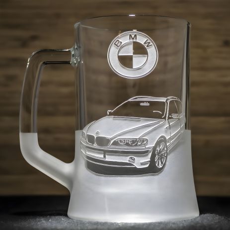 Пивний келих з гравіюванням автомобіля BMW E46 - подарунок для автомобіліста-фана