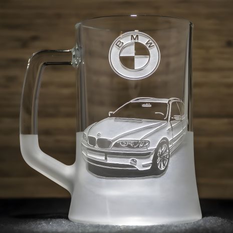 Пивний келих з гравіюванням автомобіля BMW E46 - подарунок для автомобіліста